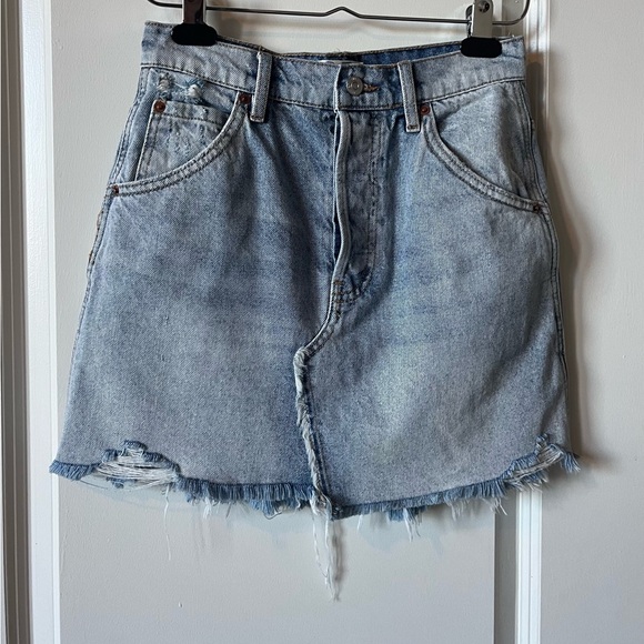 WE THE FREE Brea Cut Off Denim Mini Skirt Mile High Blue - Picture 3 of 7